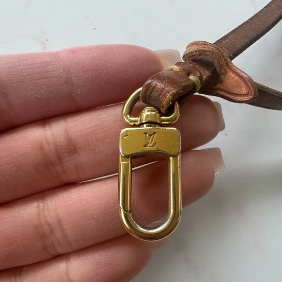 Louis Vuitton wristlet strap - Picture 2 of 4